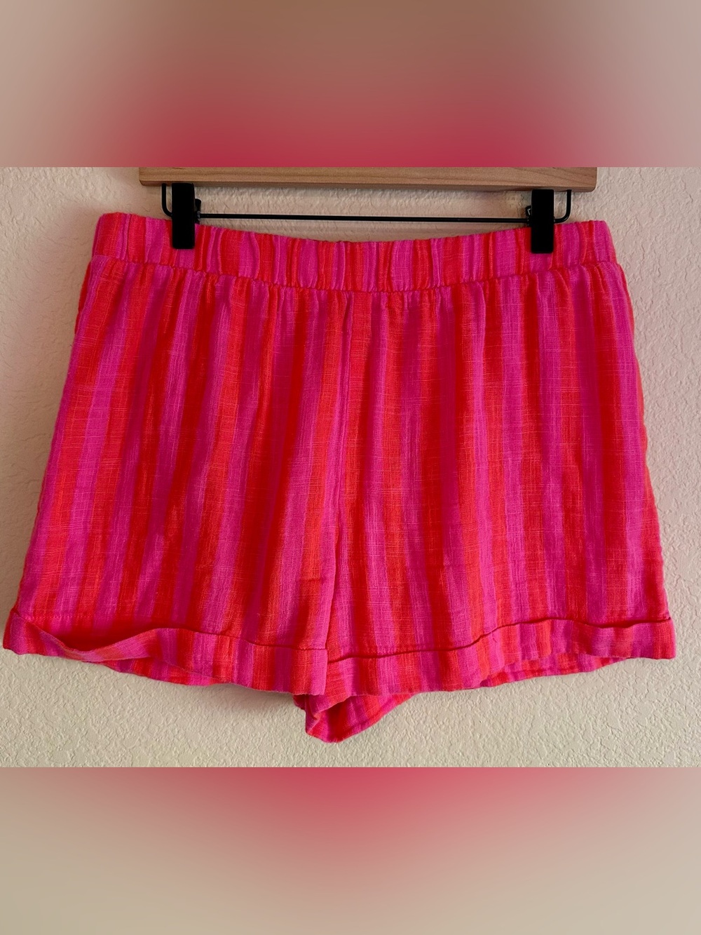 Z Supply Brightsð Pink & Red Stripe Elastic Waist Shorts